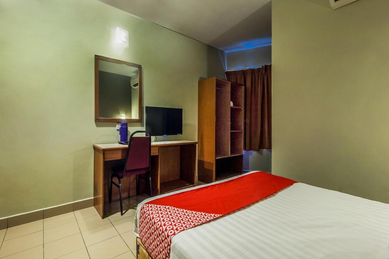 Super Oyo 828 Comfort Hotel Shah Alam Ngoại thất bức ảnh